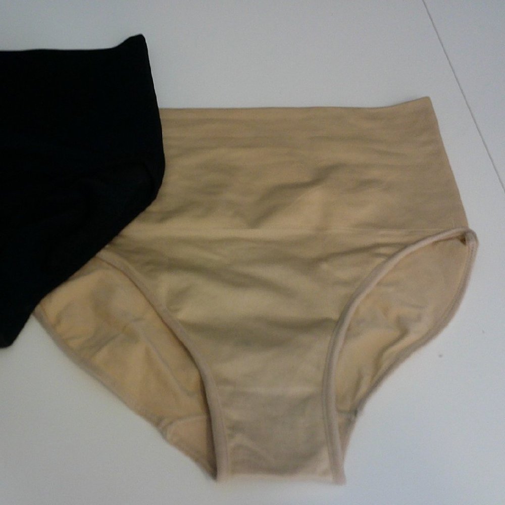 Women's M Seamless Shaper Brief (never worn) - nude